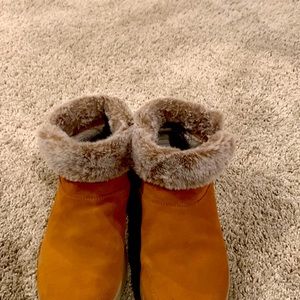 Fur boots